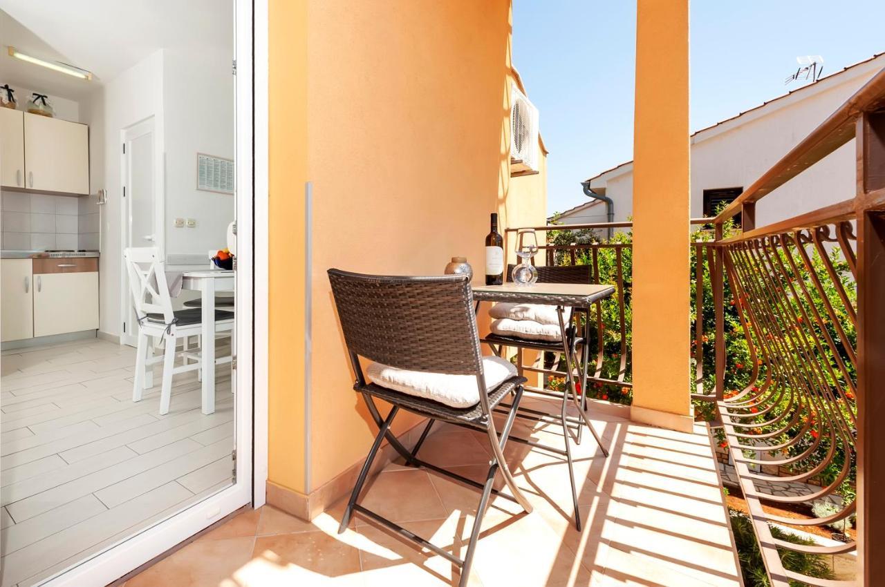 Apartment Casa Banko Ровин Екстериор снимка