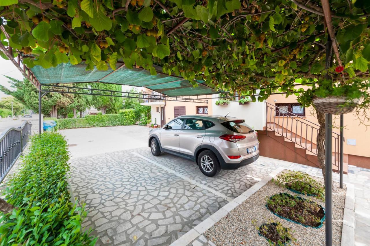 Apartment Casa Banko Ровин Екстериор снимка