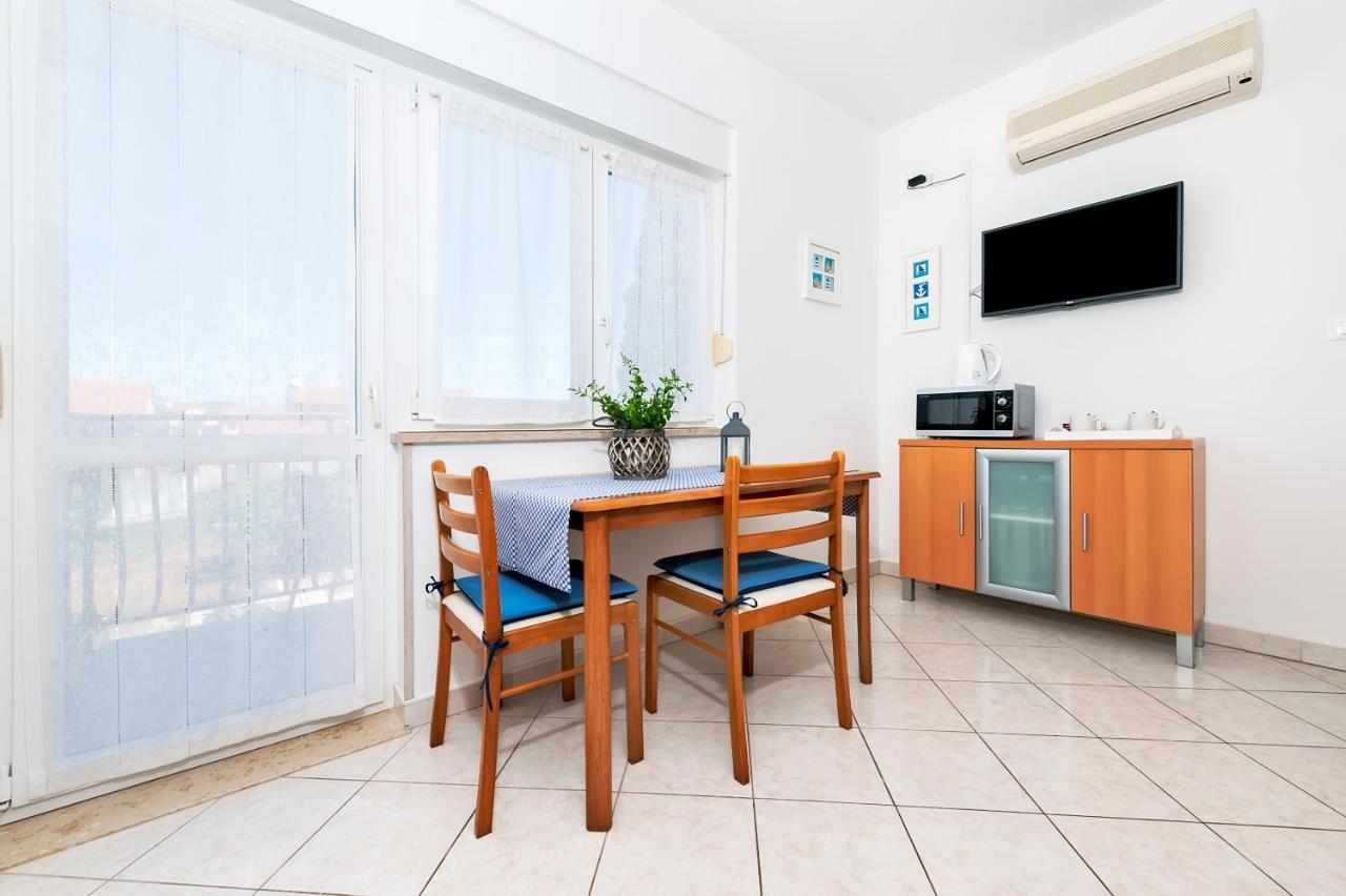Apartment Casa Banko Ровин Екстериор снимка