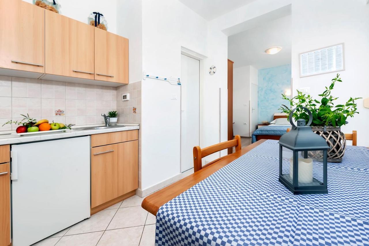 Apartment Casa Banko Ровин Екстериор снимка