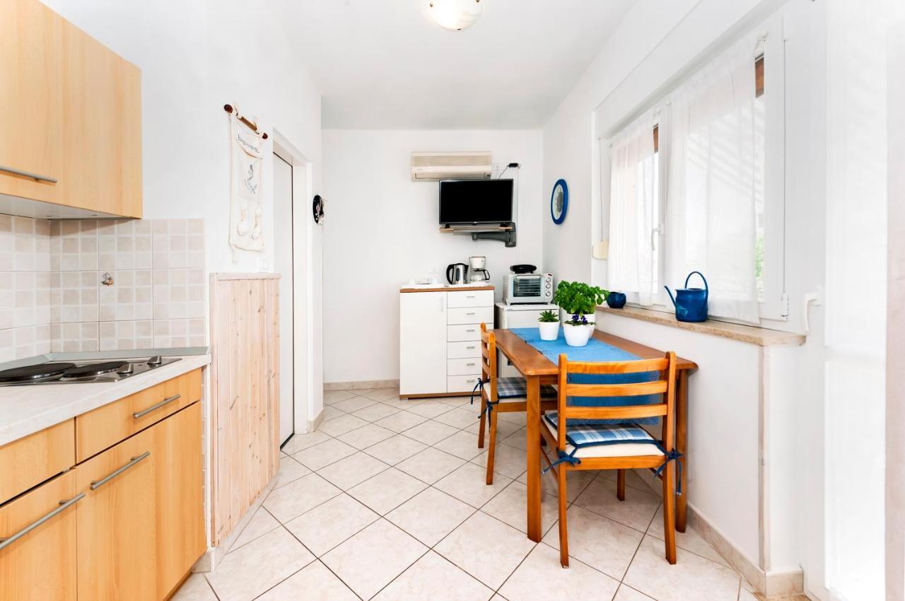 Apartment Casa Banko Ровин Екстериор снимка