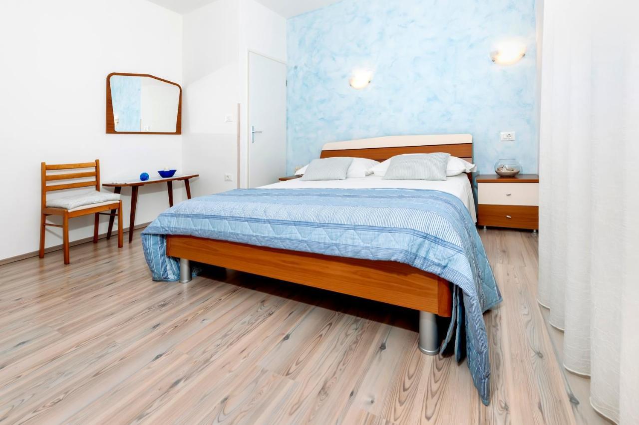 Apartment Casa Banko Ровин Екстериор снимка