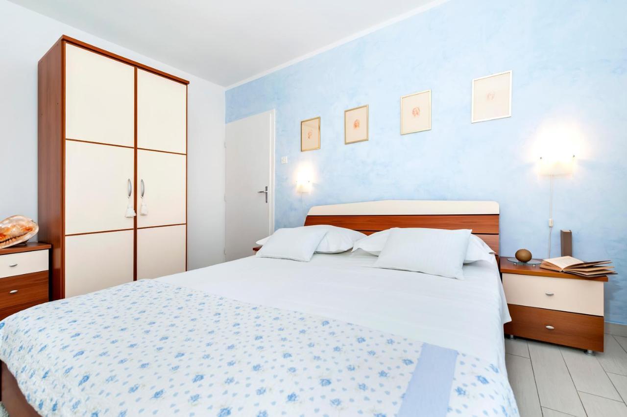 Apartment Casa Banko Ровин Екстериор снимка
