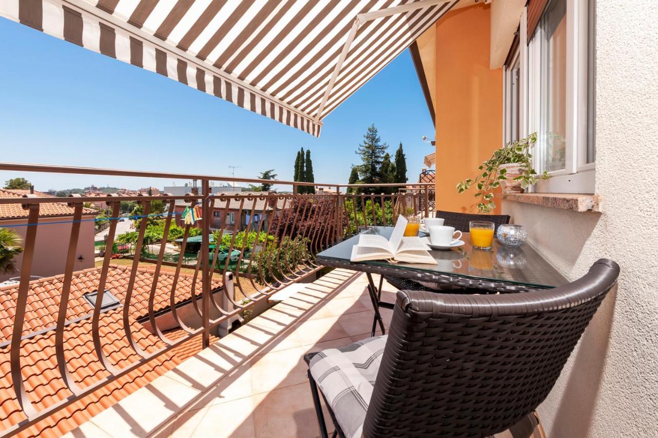 Apartment Casa Banko Ровин Екстериор снимка