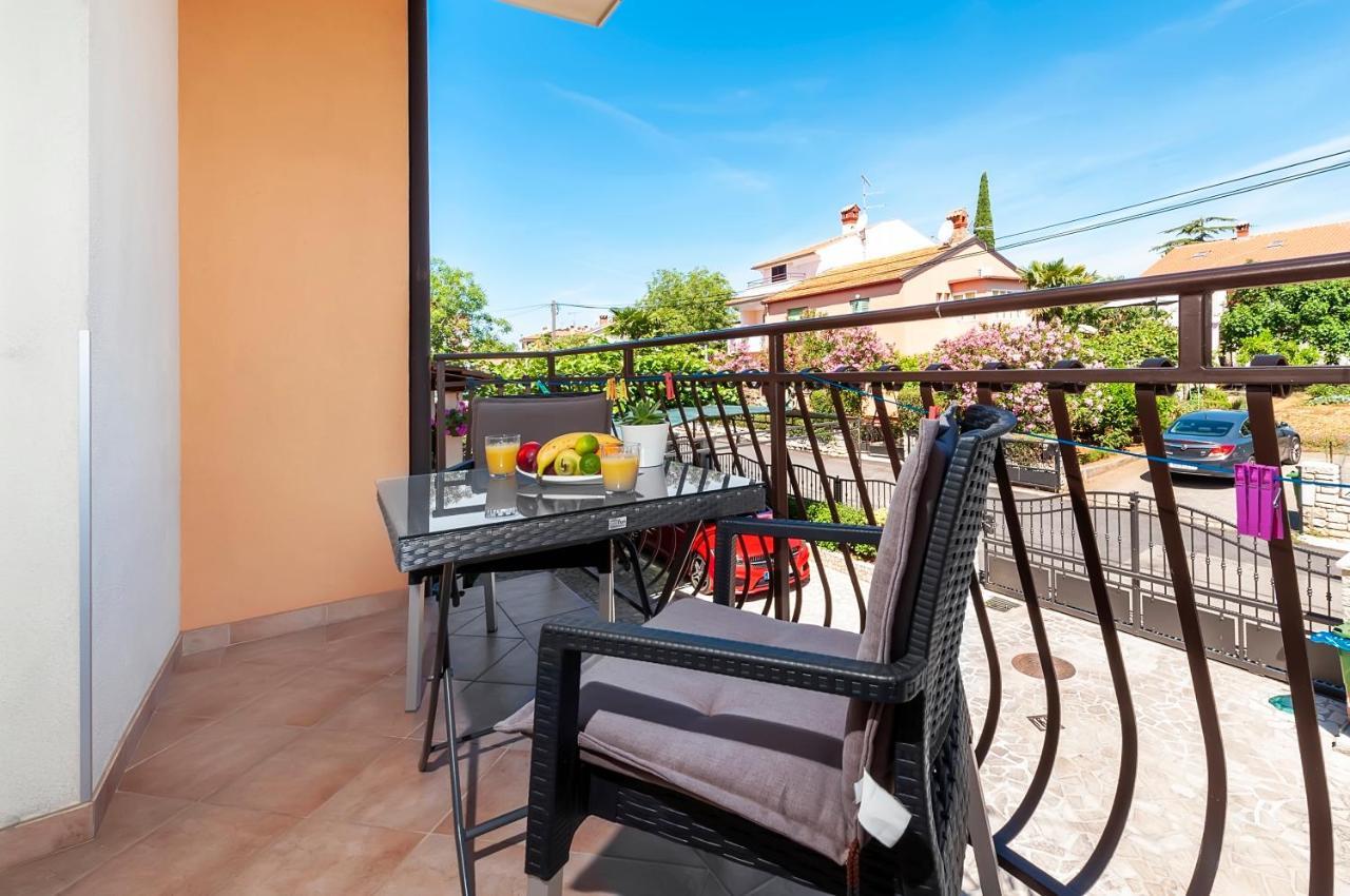 Apartment Casa Banko Ровин Екстериор снимка