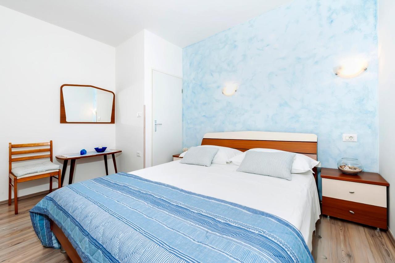 Apartment Casa Banko Ровин Екстериор снимка