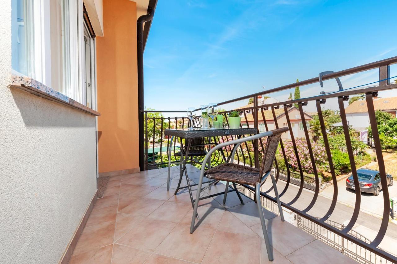 Apartment Casa Banko Ровин Екстериор снимка