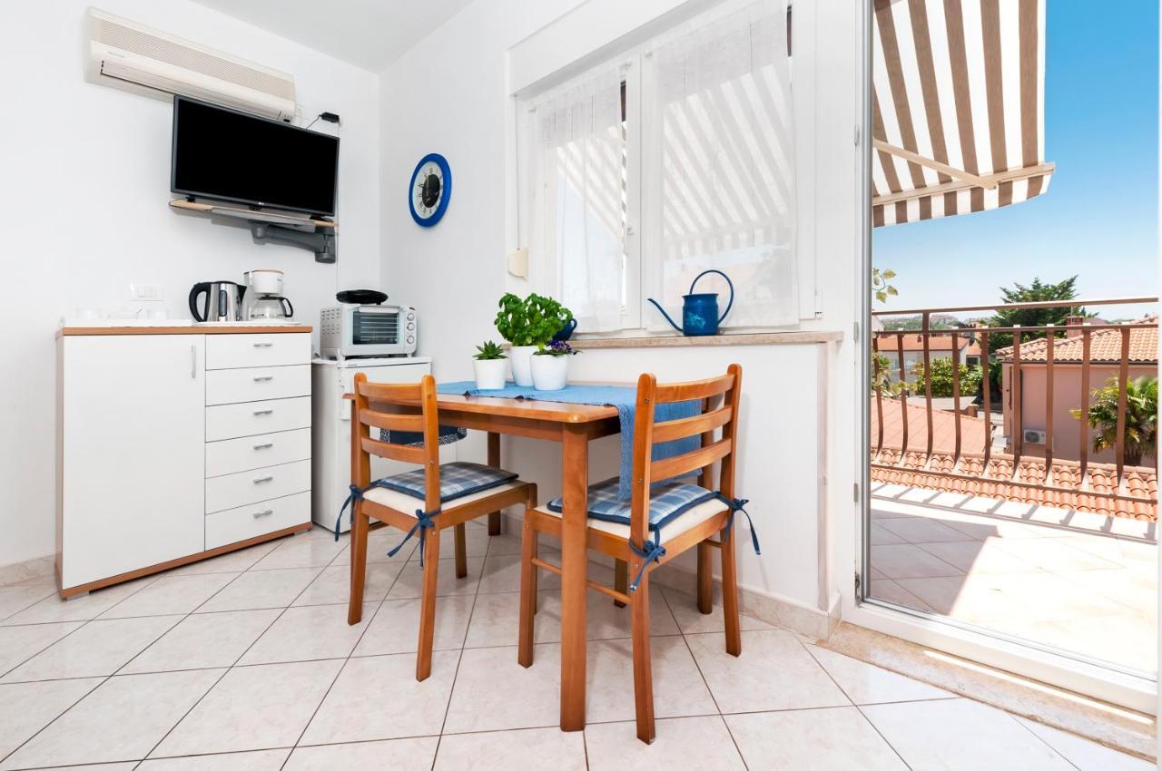 Apartment Casa Banko Ровин Екстериор снимка