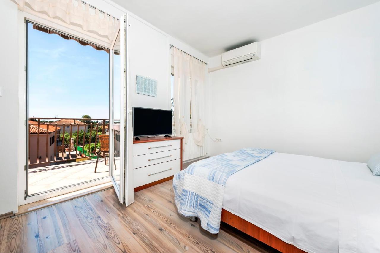 Apartment Casa Banko Ровин Екстериор снимка