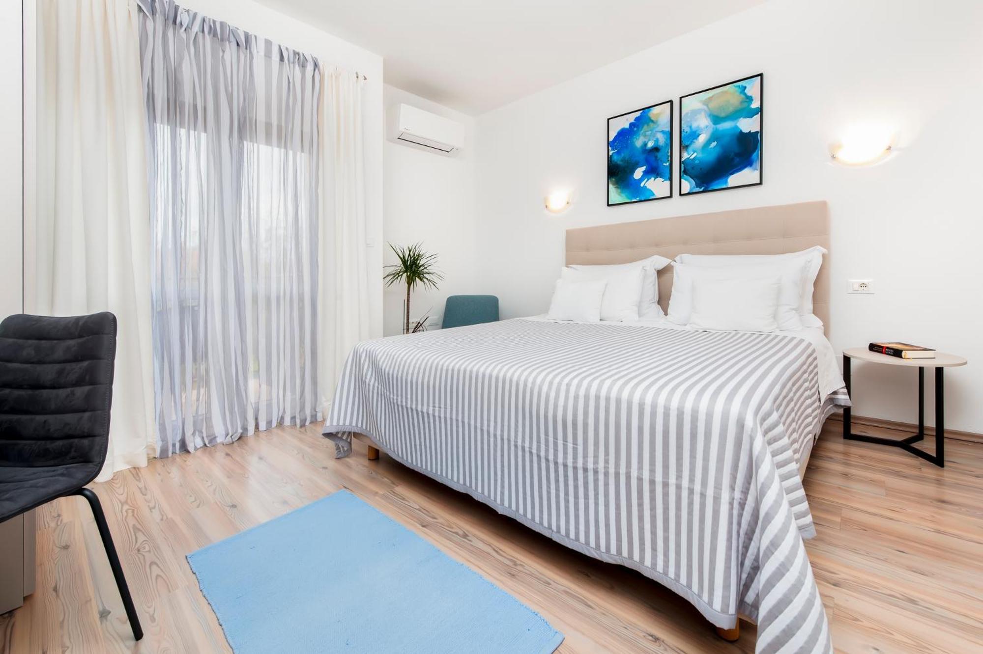Apartment Casa Banko Ровин Екстериор снимка